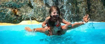 Espace aquatique 9 camping plage neyrac ardeche 02
